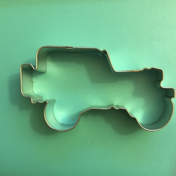 4 cookie cutters: battleship (Navy) tank (Marines) Jeep (Army) jet (Air Force) - Picture 5 of 5